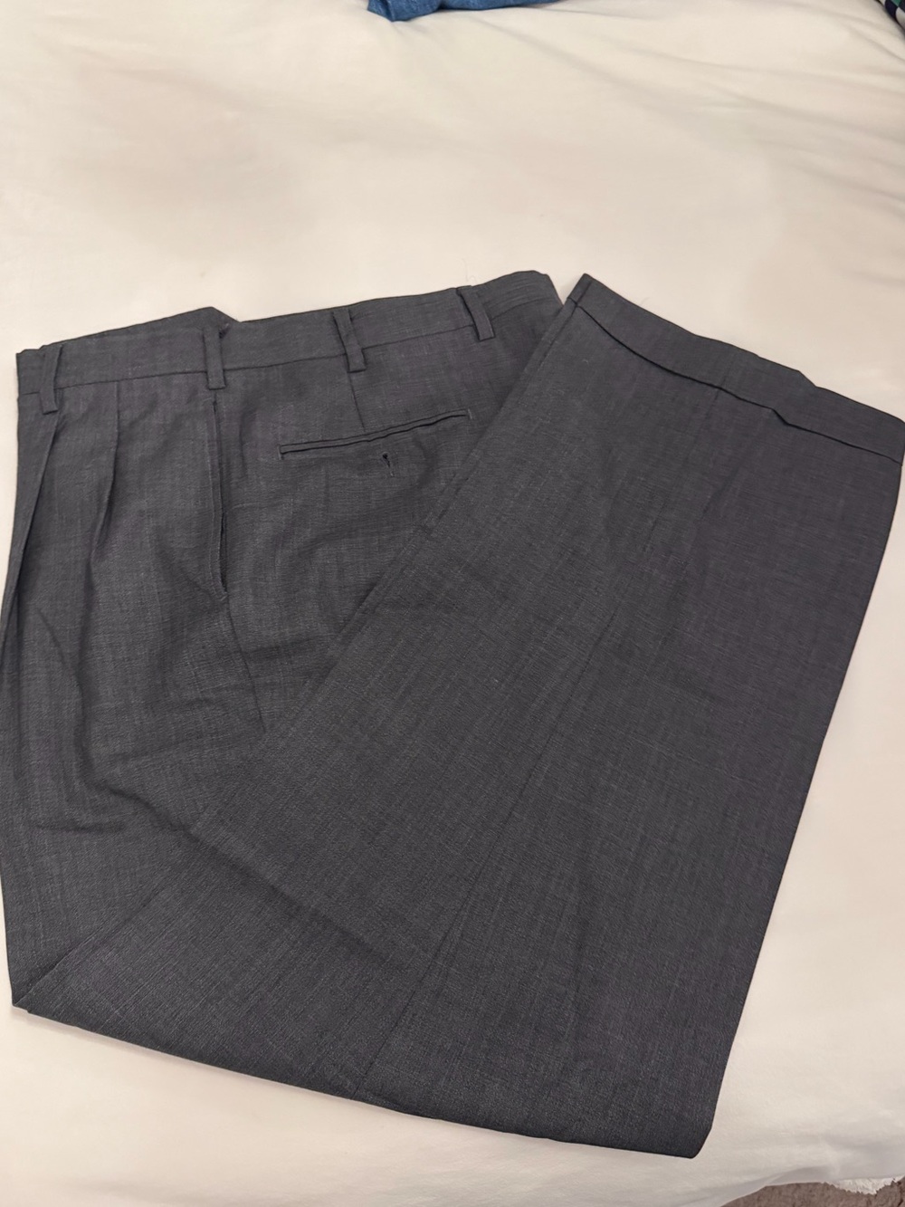 Jos. A. Bank Men's Wool Dress Pants in Charcoal